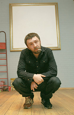Сергей Шнуров с сигаретой. портрет, 2007 год