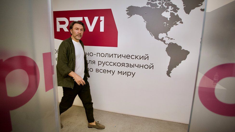 "Мне всегда круто". Сергей Шнуров - об RTVI, Путине и политических амбициях