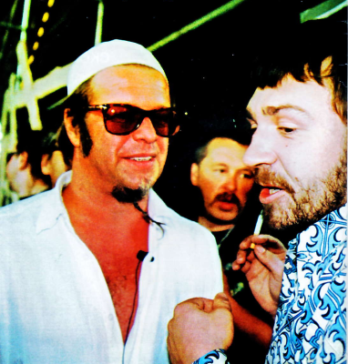 Борис Гребенщиков и Сергей Шнуров на фестивале НАШЕствие 2002