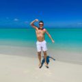 Сергей Шнуров на отдыхе на Карибах на море. 2019 год
