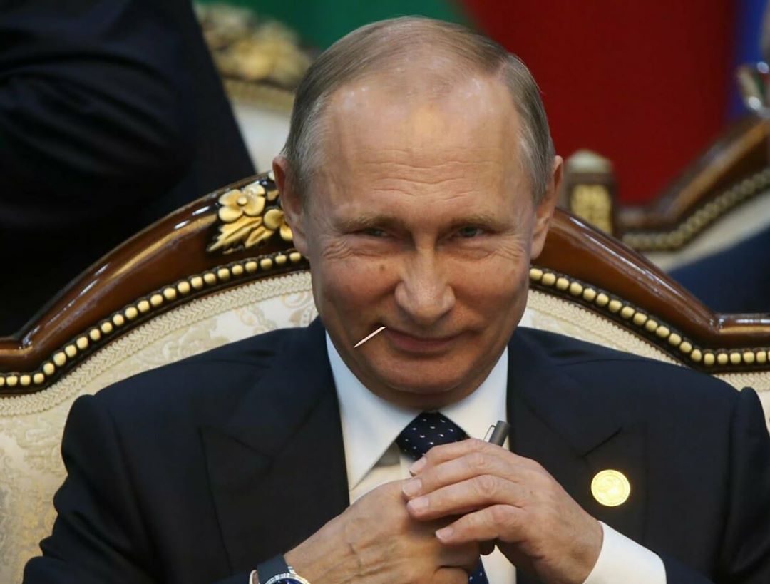 Сергей Шнуров написал матерный стих о том, как Путин Конституцию правил