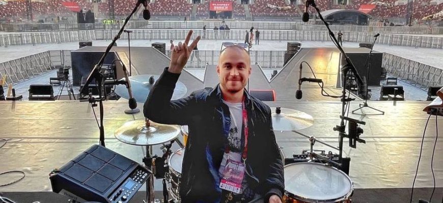 Федор Локшин, барабанщик группы Ленинград. КОнцерт 10 сентября 2022 года в городе Москва, стадион Лужники